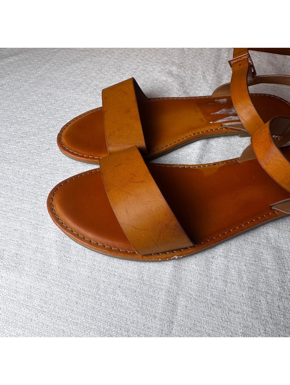 Bayboo Cognac Brown Ankle Strap Sandals Women’s Size 8.5 Flat Open Toe - Picture 3 of 7